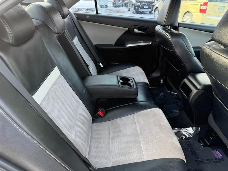 Toyota Camry SE V6 2012