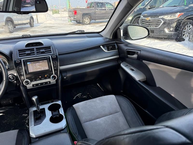 Toyota Camry SE V6 2012