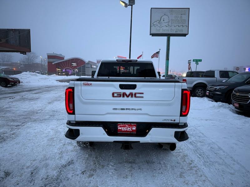 GMC Sierra 2500HD AT4 Crew Cab Long Box 4WD 2020