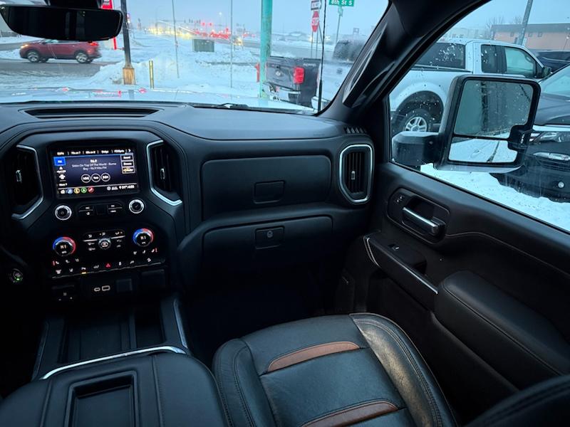 GMC Sierra 2500HD AT4 Crew Cab Long Box 4WD 2020