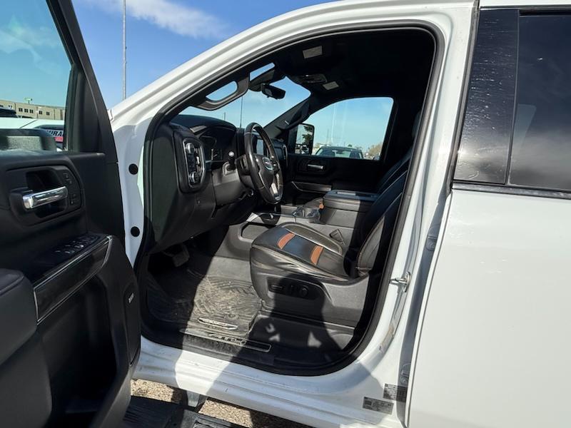 GMC Sierra 2500HD AT4 Crew Cab Long Box 4WD 2020