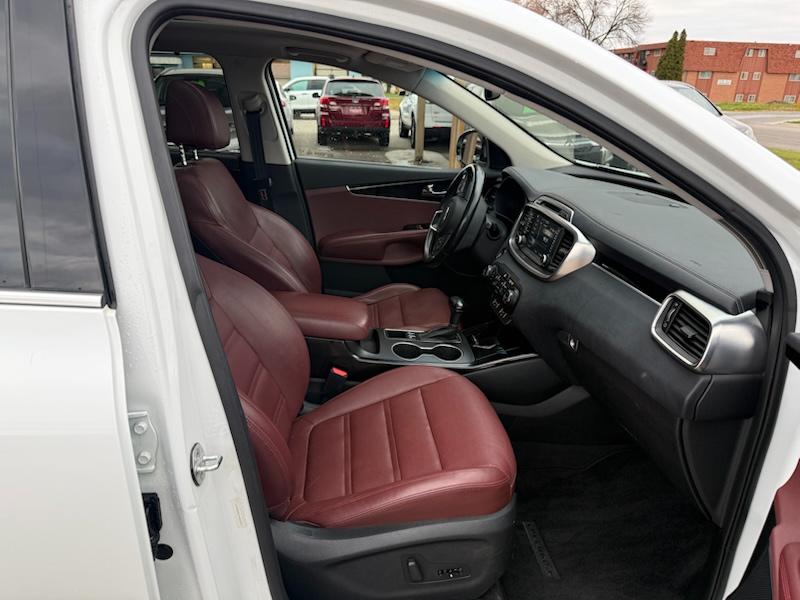 Kia Sorento SX V6 AWD 2017 Kia Sorento SX V6 AWD 2017