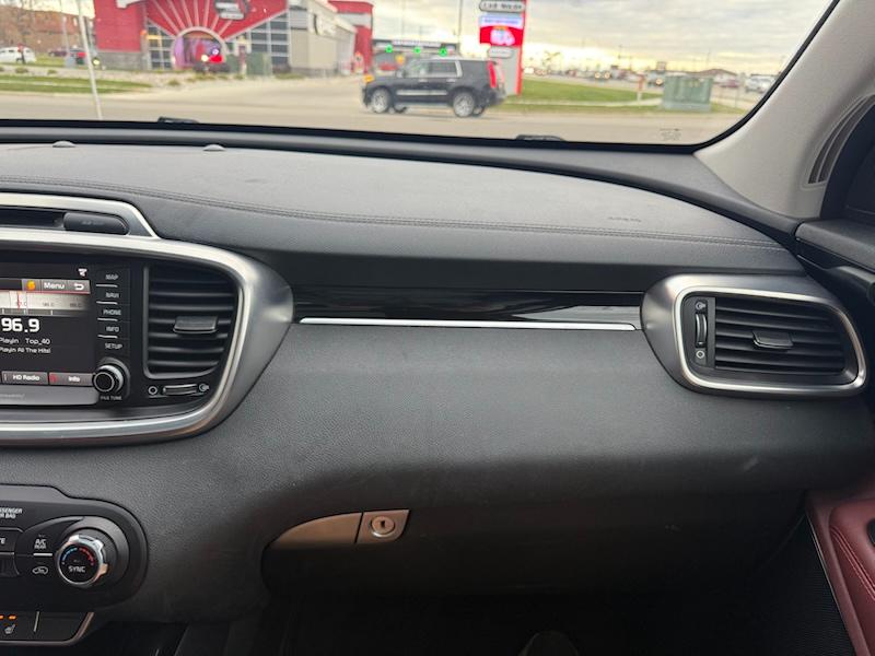 Kia Sorento SX V6 AWD 2017 Kia Sorento SX V6 AWD 2017