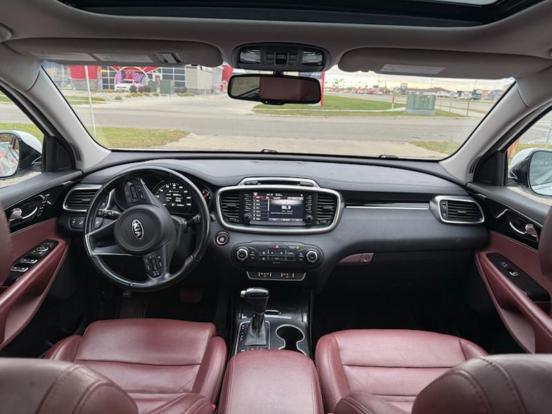 Kia Sorento SX V6 AWD 2017 Kia Sorento SX V6 AWD 2017