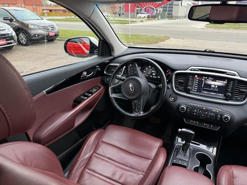 Kia Sorento SX V6 AWD 2017 Kia Sorento SX V6 AWD 2017