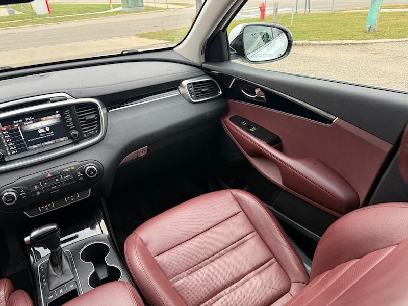 Kia Sorento SX V6 AWD 2017 Kia Sorento SX V6 AWD 2017