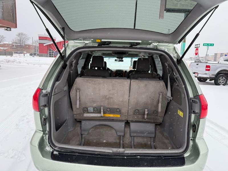 Toyota Sienna XLE FWD 2010