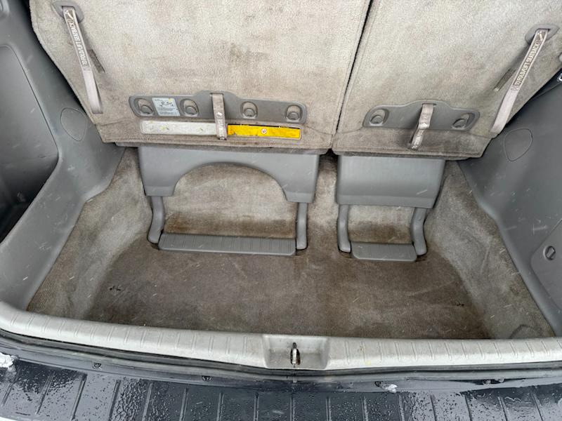 Toyota Sienna XLE FWD 2010