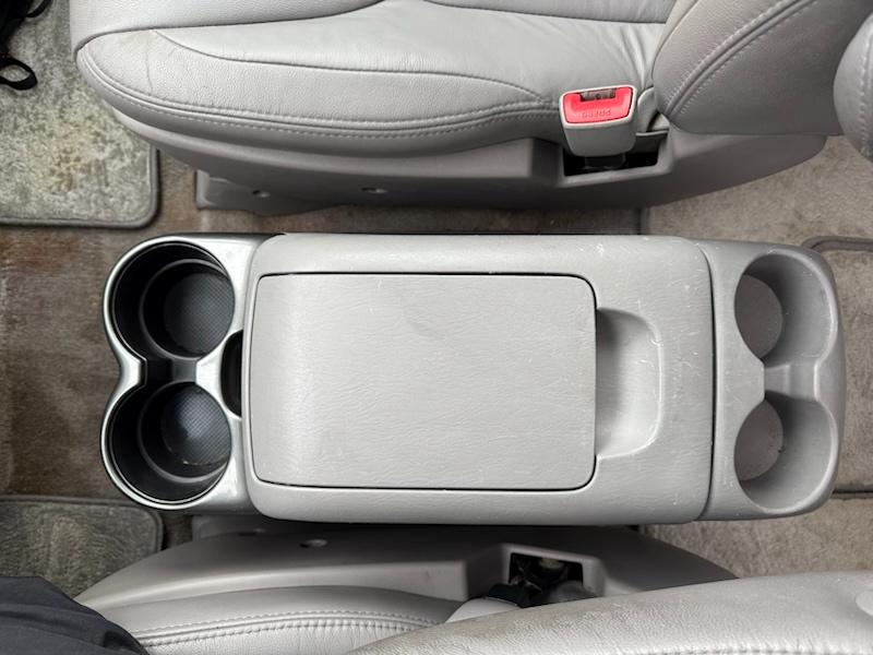 Toyota Sienna XLE FWD 2010