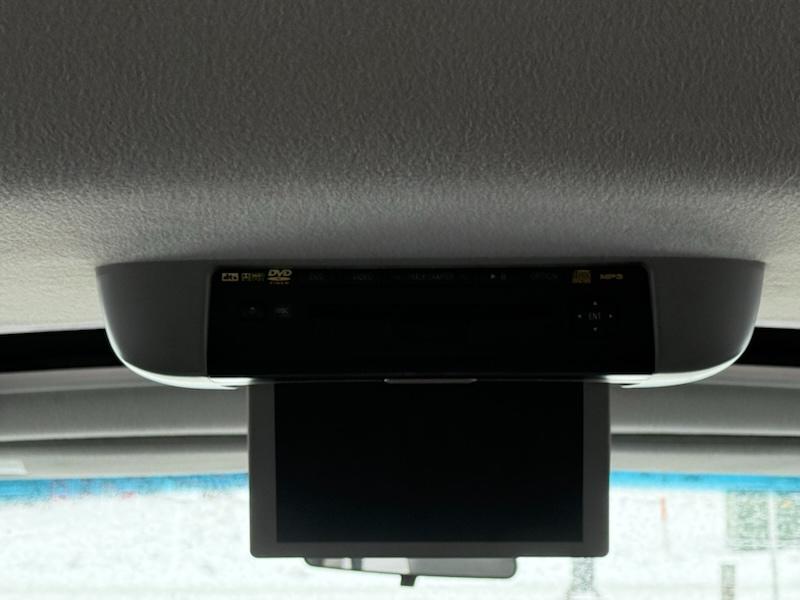 Toyota Sienna XLE FWD 2010