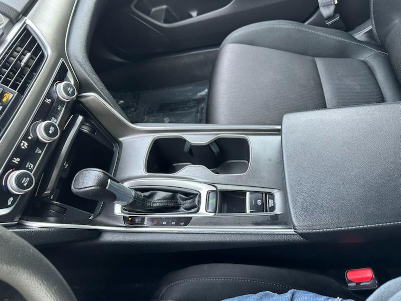 Honda Accord LX CVT 2020