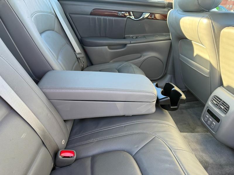 Cadillac DeVille DHS 2004