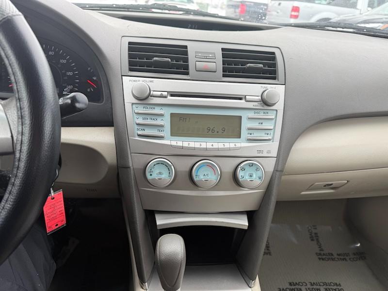 Toyota Camry LE 2009