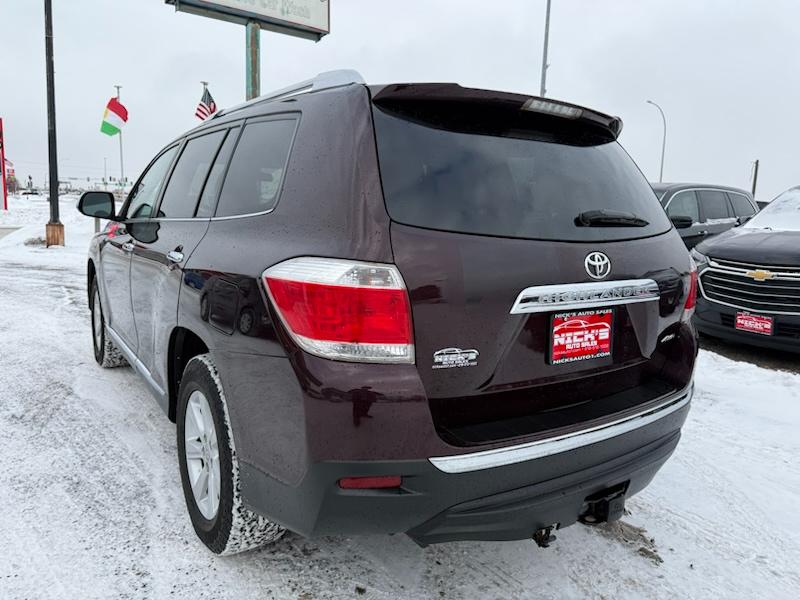 Toyota Highlander Base 4WD 2013