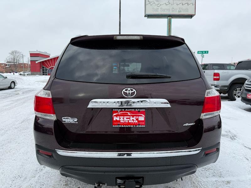 Toyota Highlander Base 4WD 2013