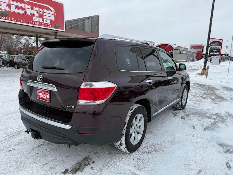 Toyota Highlander Base 4WD 2013