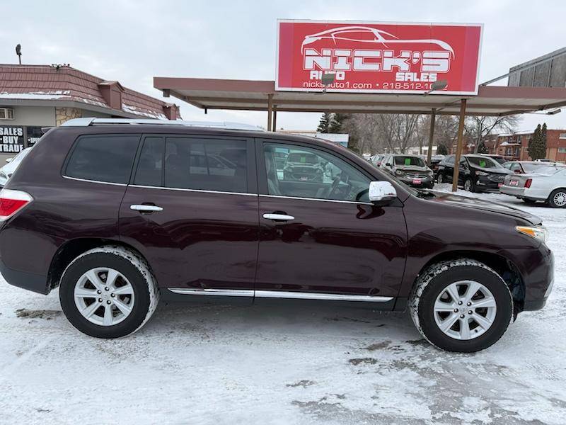 Toyota Highlander Base 4WD 2013