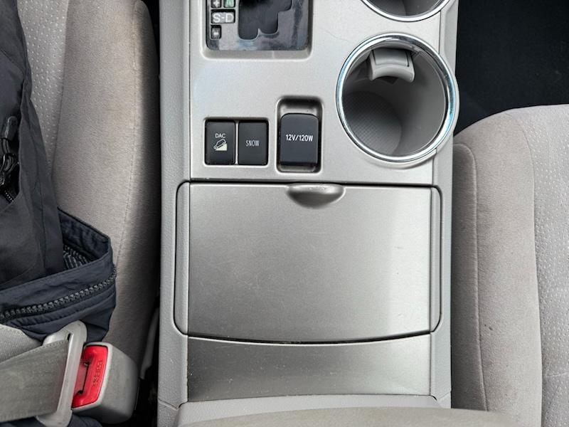 Toyota Highlander Base 4WD 2013