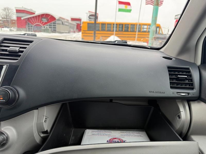 Toyota Highlander Base 4WD 2013