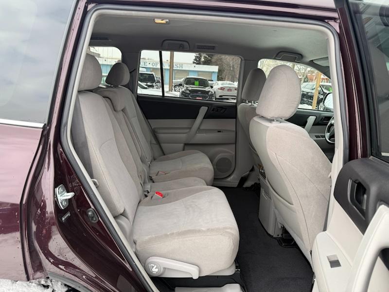 Toyota Highlander Base 4WD 2013