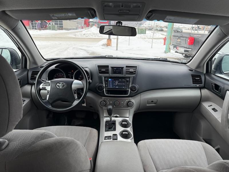 Toyota Highlander Base 4WD 2013