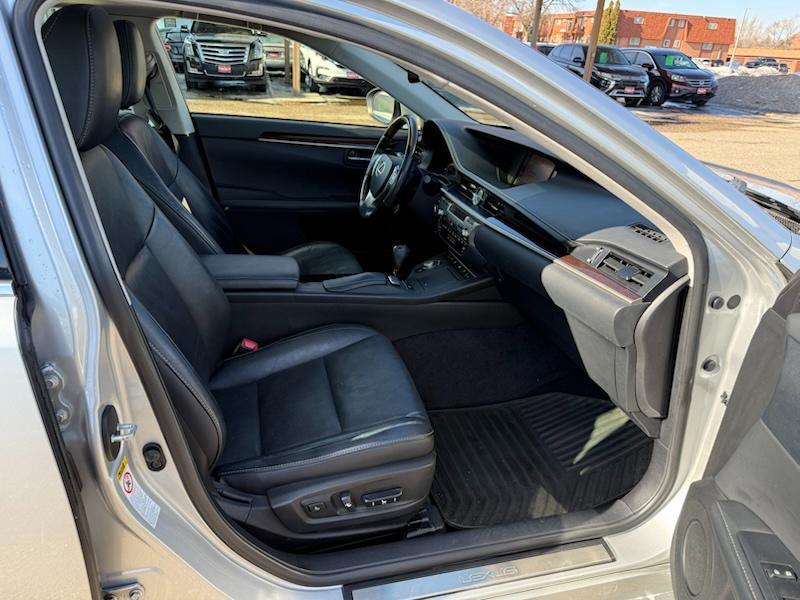 Lexus ES 350 Sedan 2013