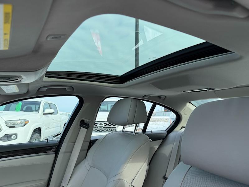 BMW 5-Series 535i xDrive 2013