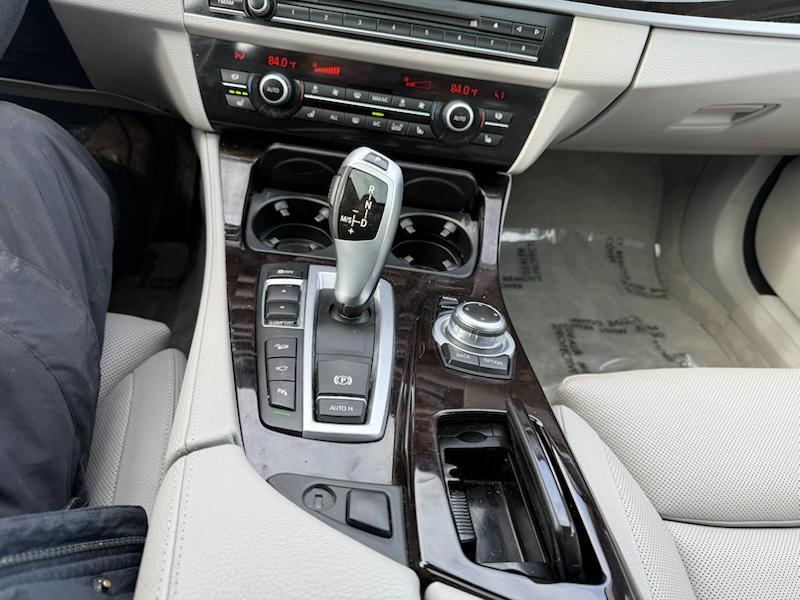 BMW 5-Series 535i xDrive 2013