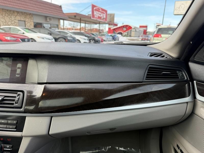 BMW 5-Series 535i xDrive 2013