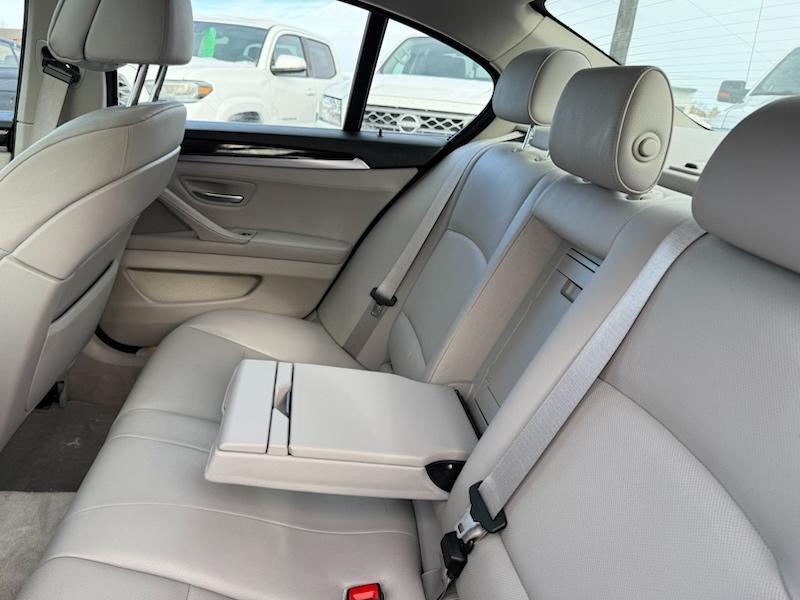 BMW 5-Series 535i xDrive 2013