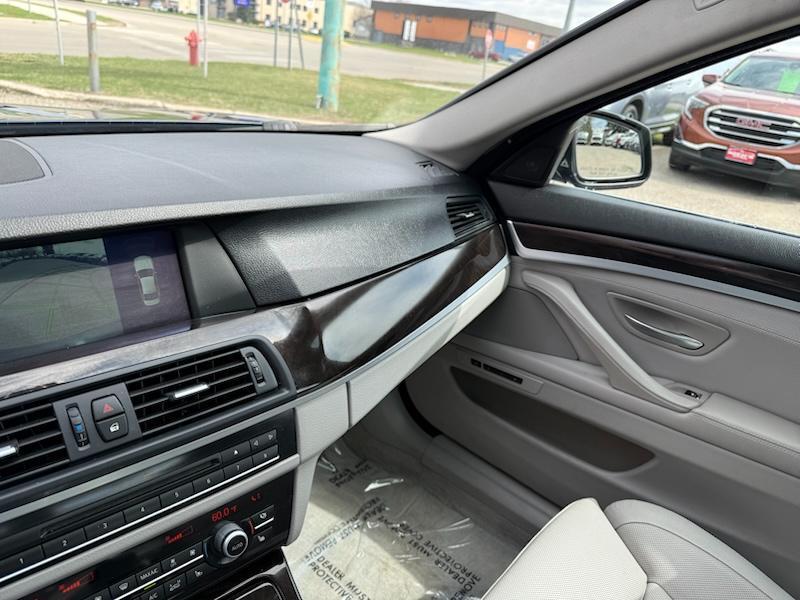 BMW 5-Series 535i xDrive 2013