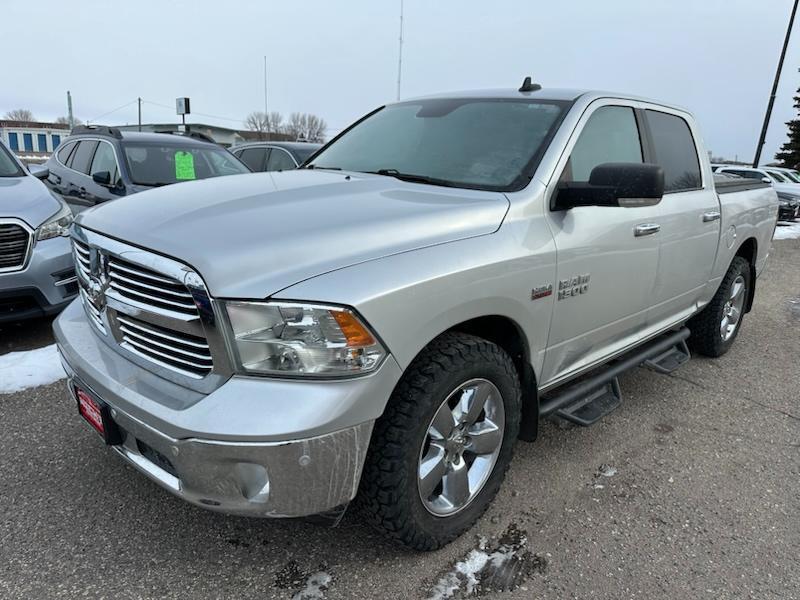 RAM 1500 SLT Crew Cab SWB 4WD 2016