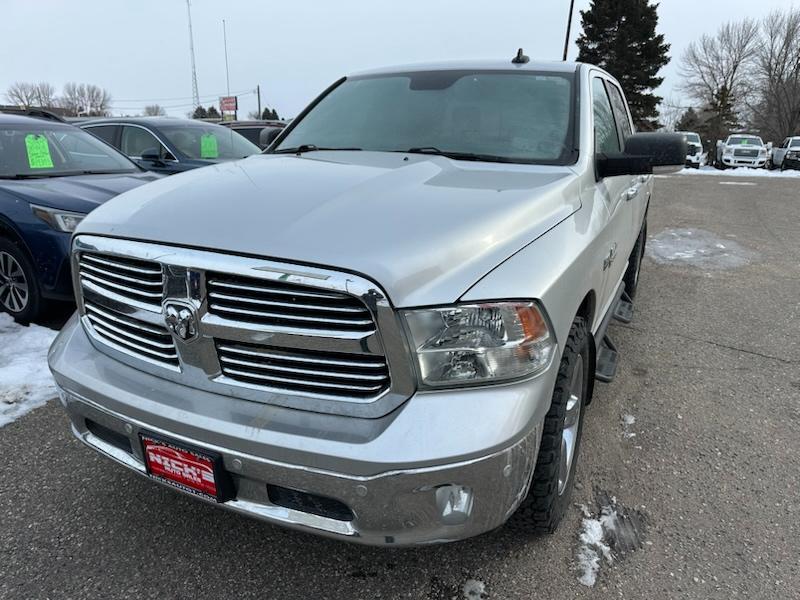 RAM 1500 SLT Crew Cab SWB 4WD 2016