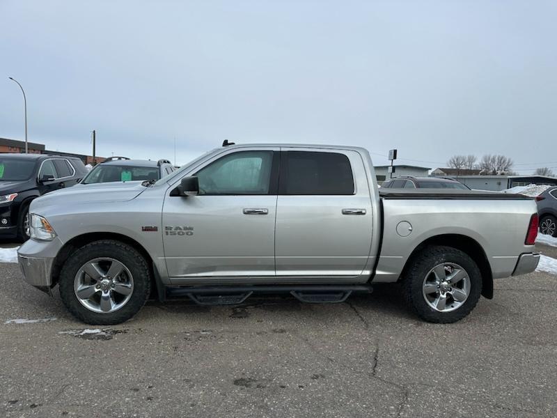 RAM 1500 SLT Crew Cab SWB 4WD 2016