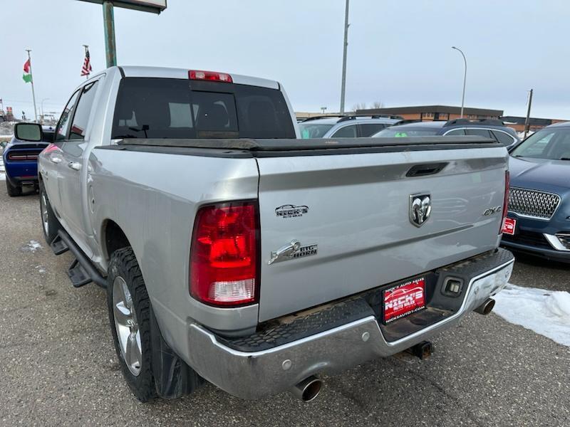 RAM 1500 SLT Crew Cab SWB 4WD 2016