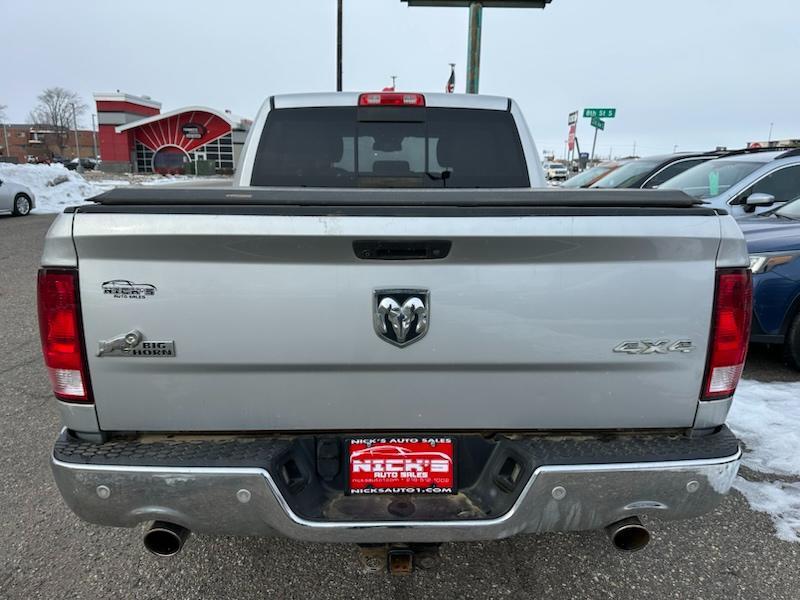 RAM 1500 SLT Crew Cab SWB 4WD 2016