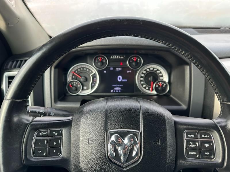 RAM 1500 SLT Crew Cab SWB 4WD 2016