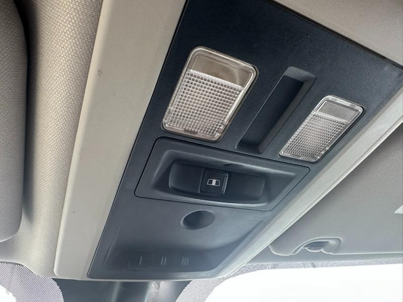 RAM 1500 SLT Crew Cab SWB 4WD 2016