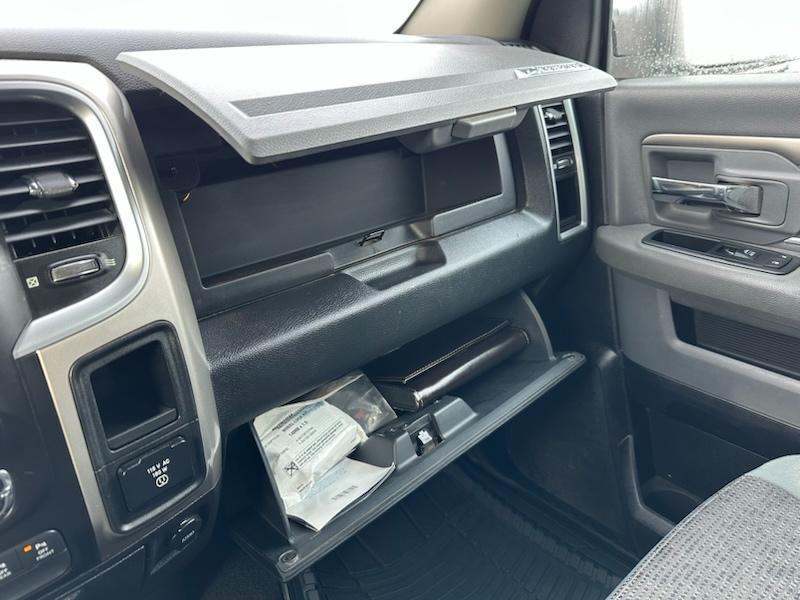 RAM 1500 SLT Crew Cab SWB 4WD 2016