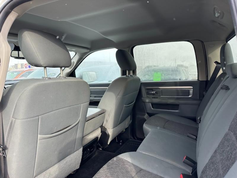 RAM 1500 SLT Crew Cab SWB 4WD 2016