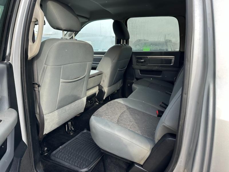 RAM 1500 SLT Crew Cab SWB 4WD 2016