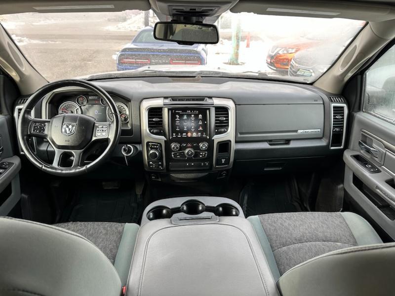 RAM 1500 SLT Crew Cab SWB 4WD 2016