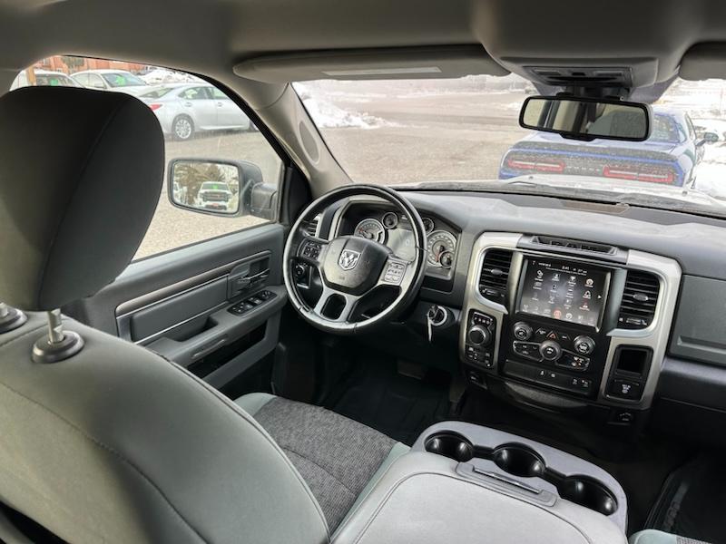 RAM 1500 SLT Crew Cab SWB 4WD 2016