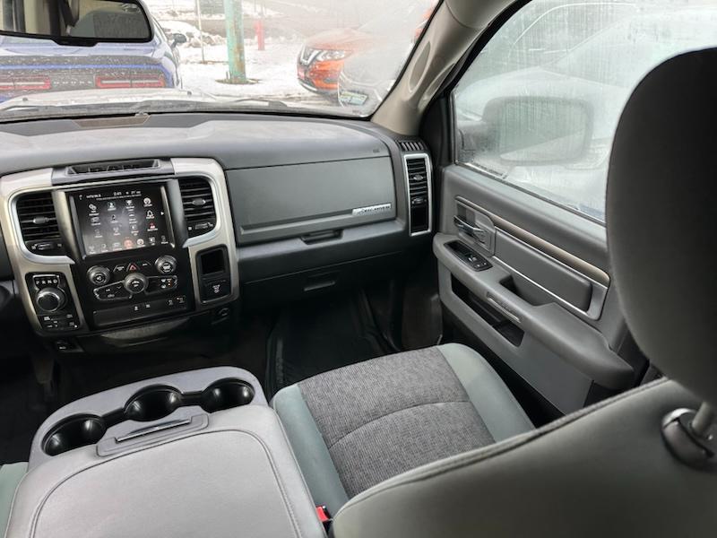 RAM 1500 SLT Crew Cab SWB 4WD 2016