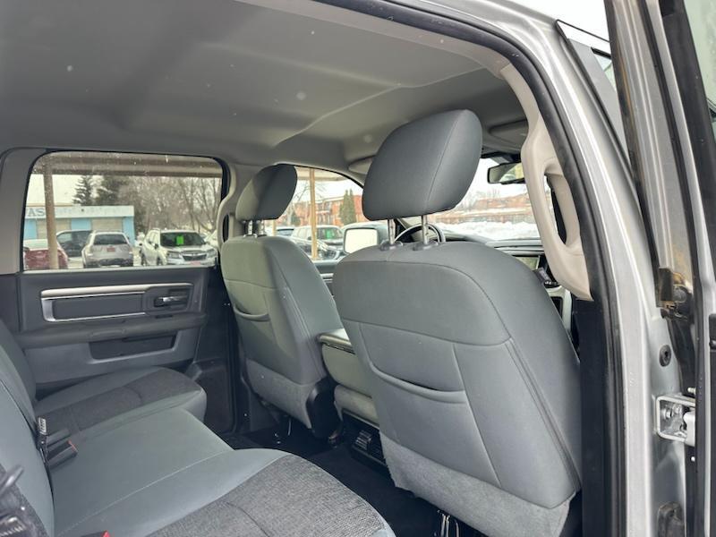 RAM 1500 SLT Crew Cab SWB 4WD 2016