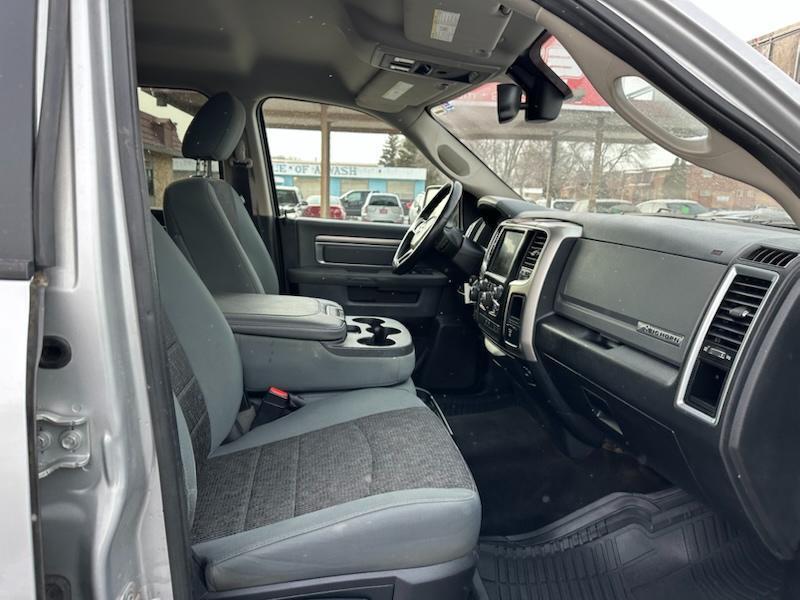 RAM 1500 SLT Crew Cab SWB 4WD 2016