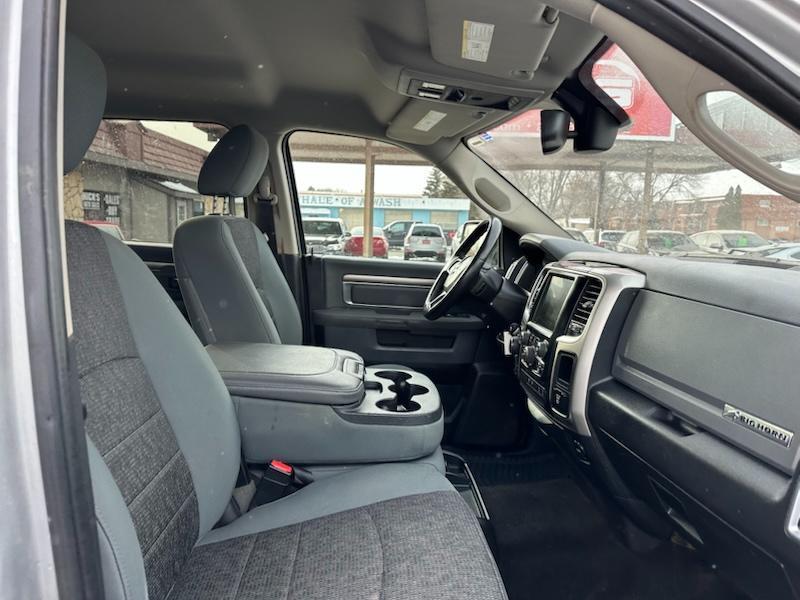 RAM 1500 SLT Crew Cab SWB 4WD 2016