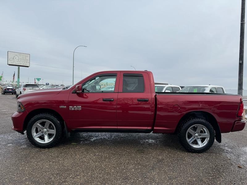RAM 1500 Express 4x4 Crew Cab 5'7" Box 2015