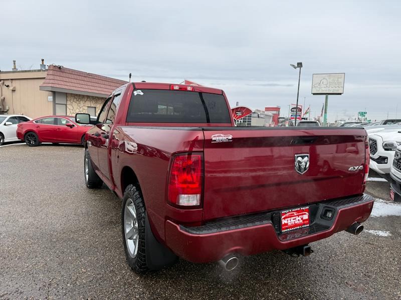 RAM 1500 Express 4x4 Crew Cab 5'7" Box 2015