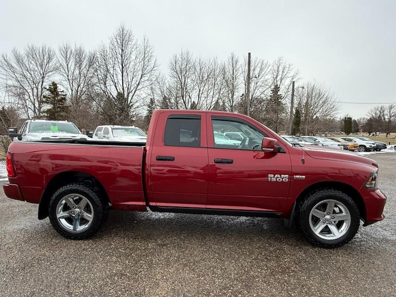 RAM 1500 Express 4x4 Crew Cab 5'7" Box 2015